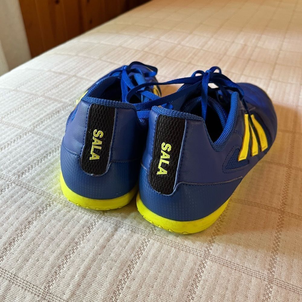 Adidas Men's Blue and Yellow Indoor‎ Soccer Shoes - Picture 4 of 7